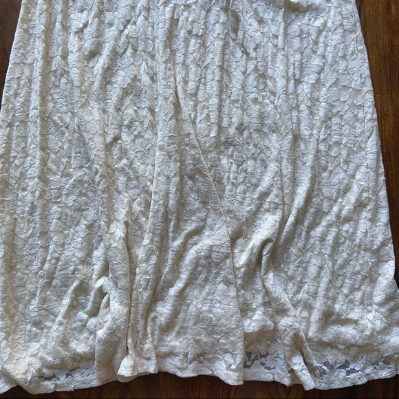 Amuse Society. Cream Lace Maxi Wrap Dress. Size Medium. - Picture 8 of 12